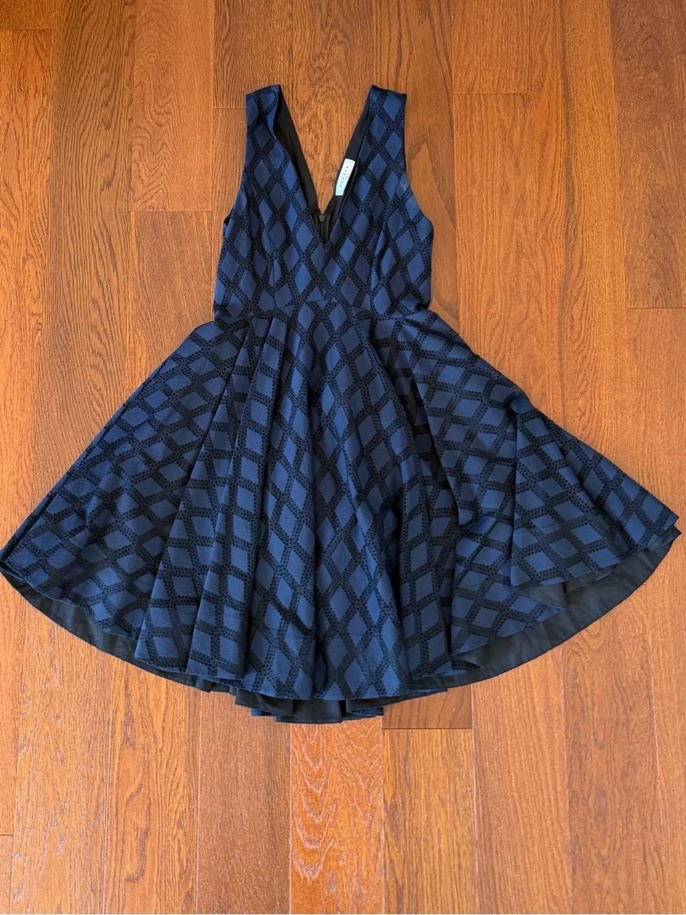 Sandro Lace Fit and Flare Cocktail Dress size 1/ S - Picture 5 of 9